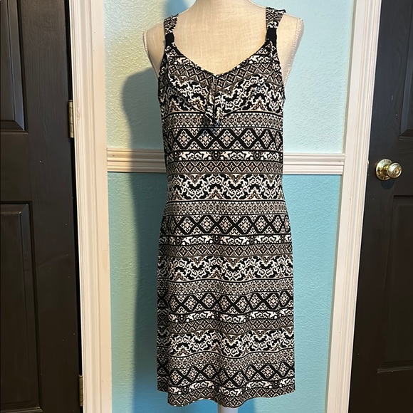 WHBM DRESS MED - Picture 2 of 7